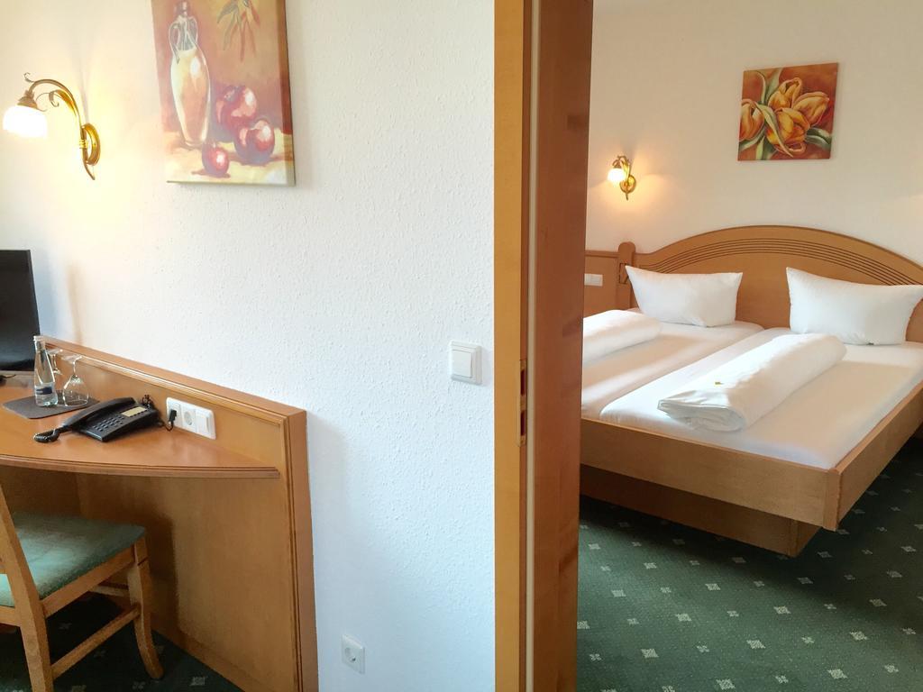 Hotel Ochsen Friesenheim  Habitación foto