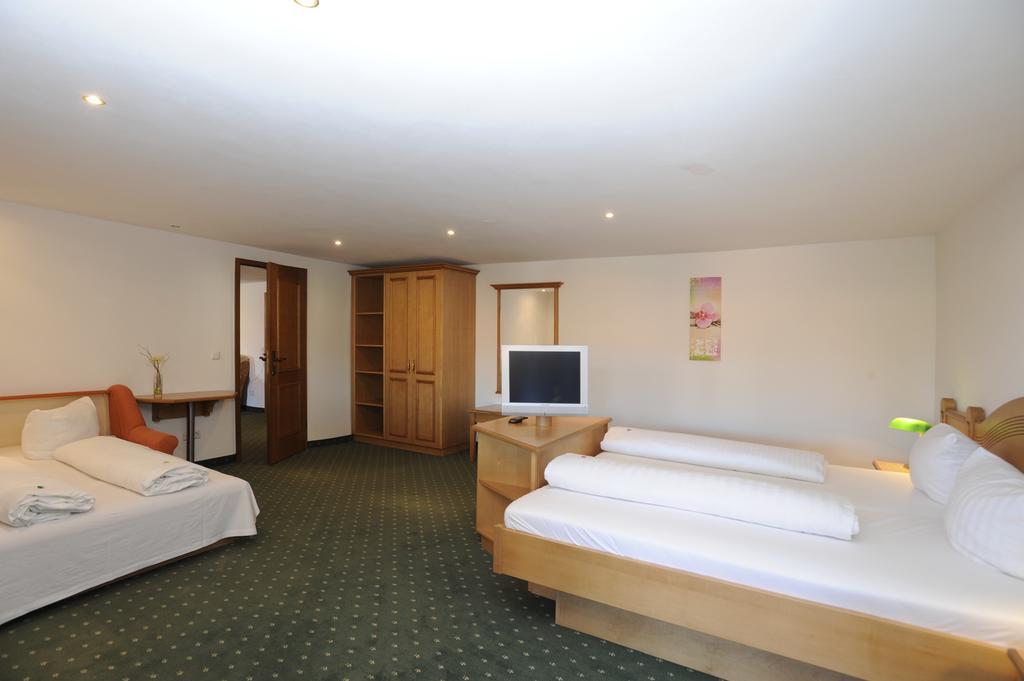 Hotel Ochsen Friesenheim  Habitación foto